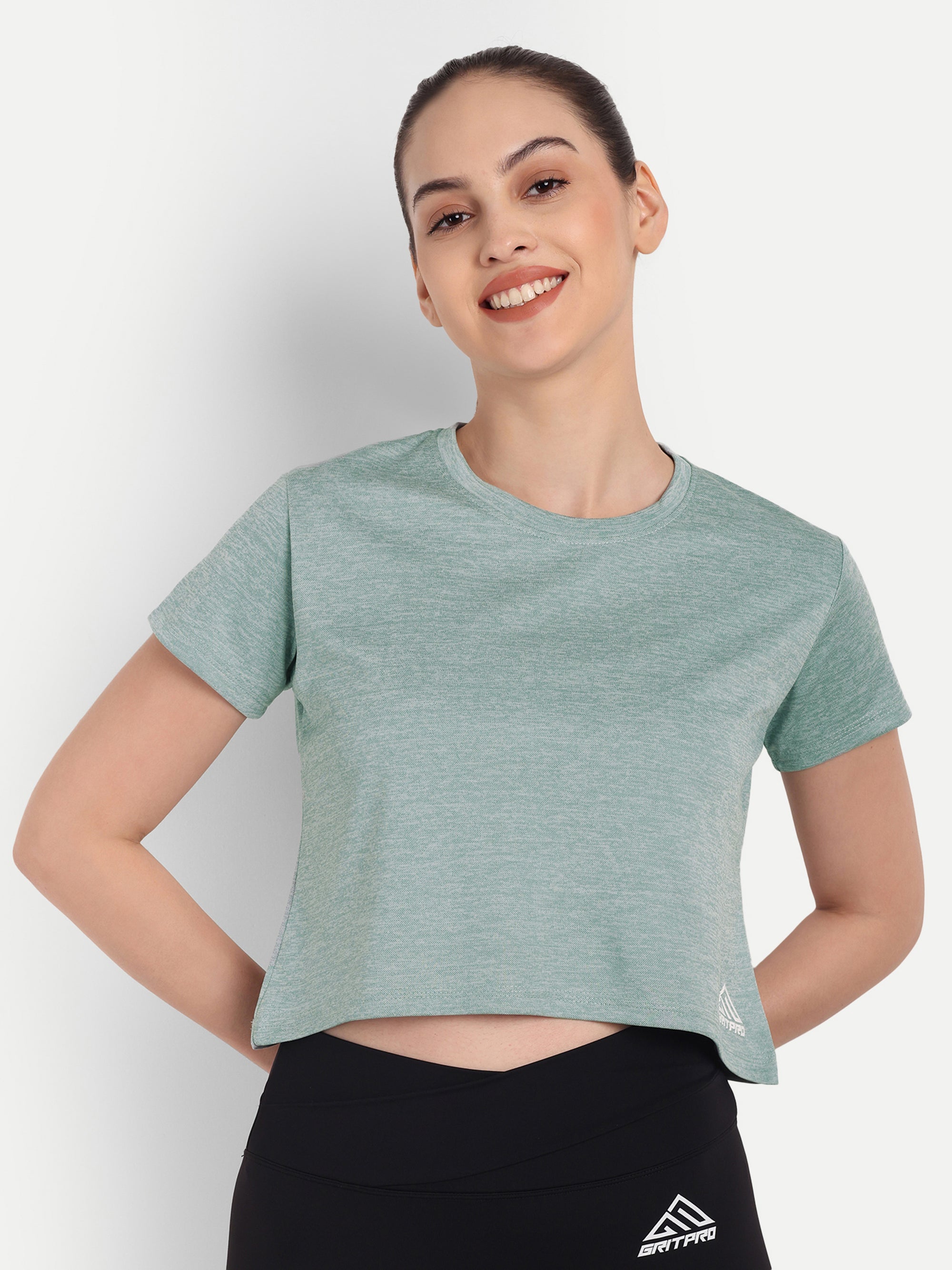 MOMENTUM CROP TOP
