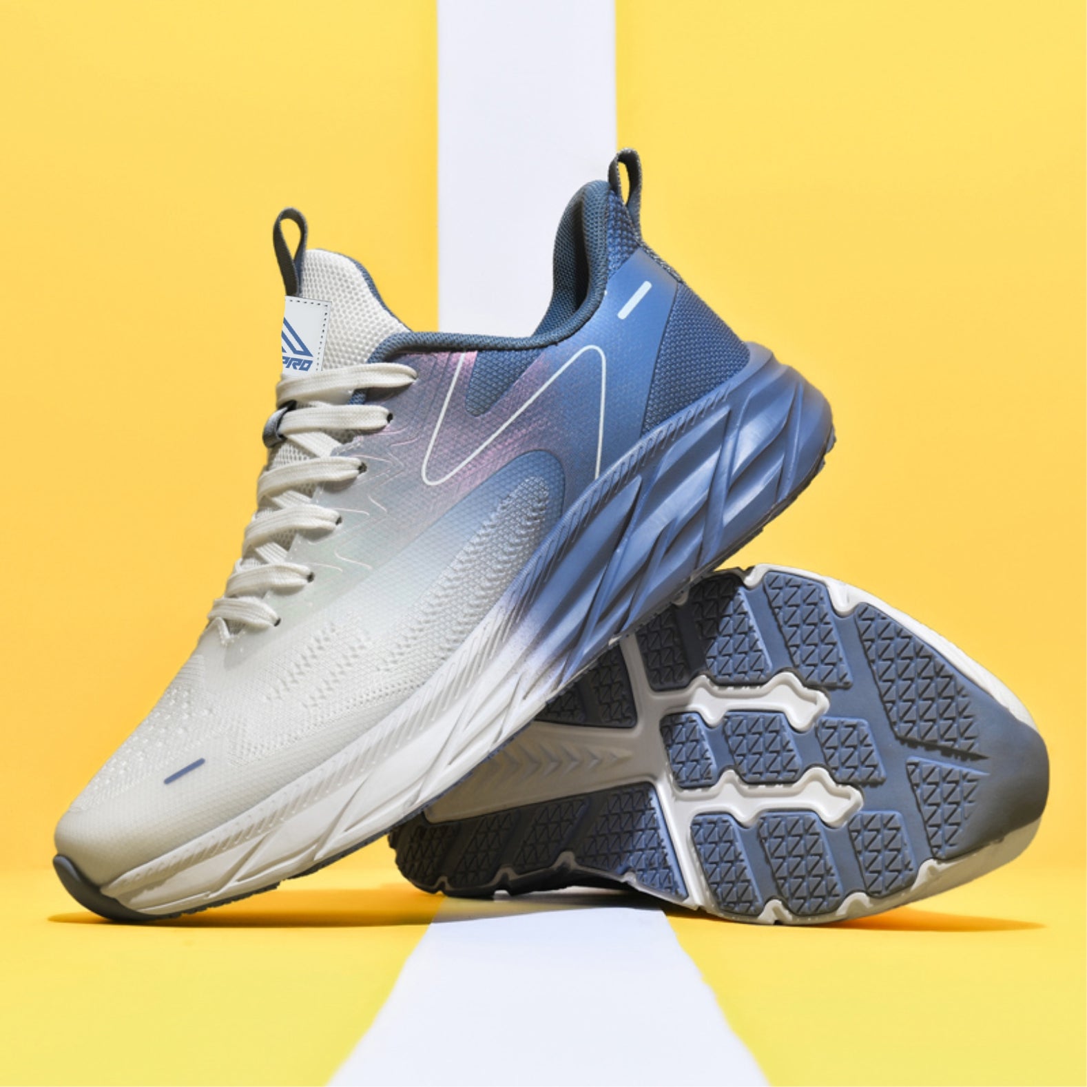 GRADIENT FLOW SHOES