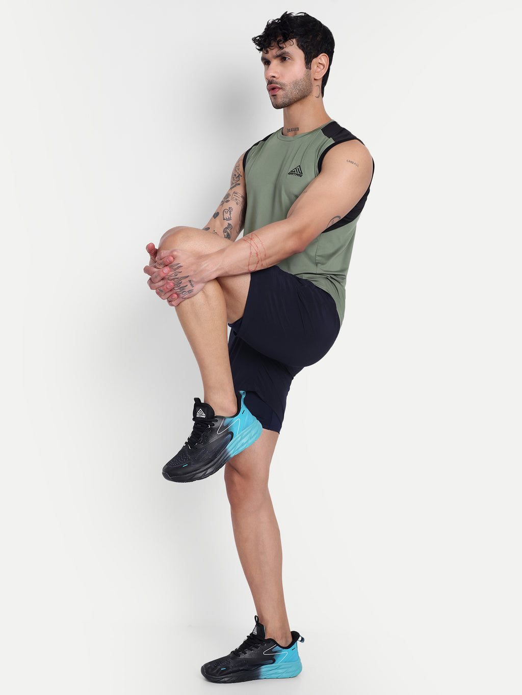 BREEZE SLEEVELESS