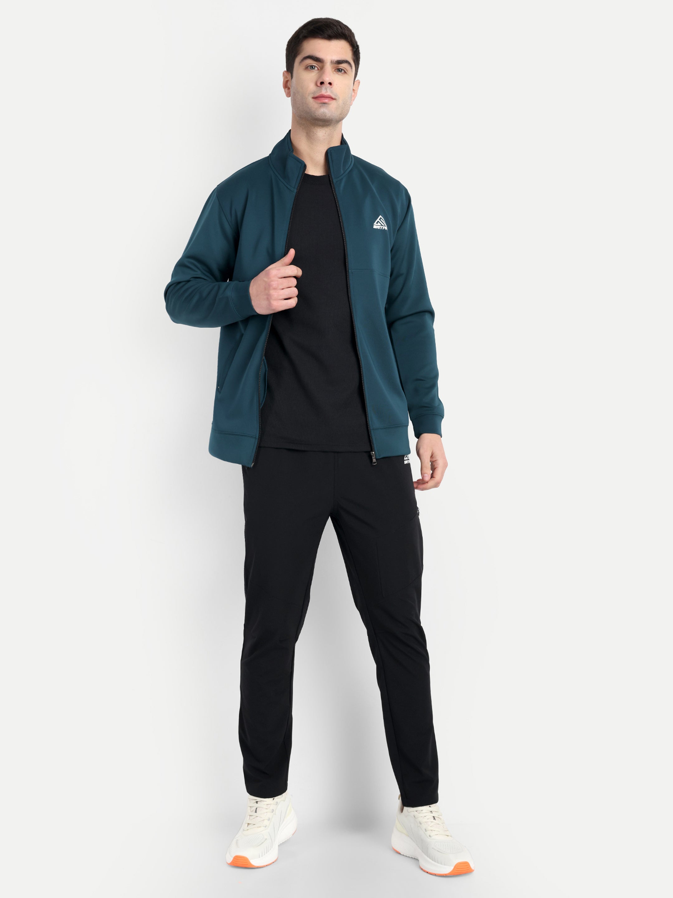 PERFORMANCE JACKET