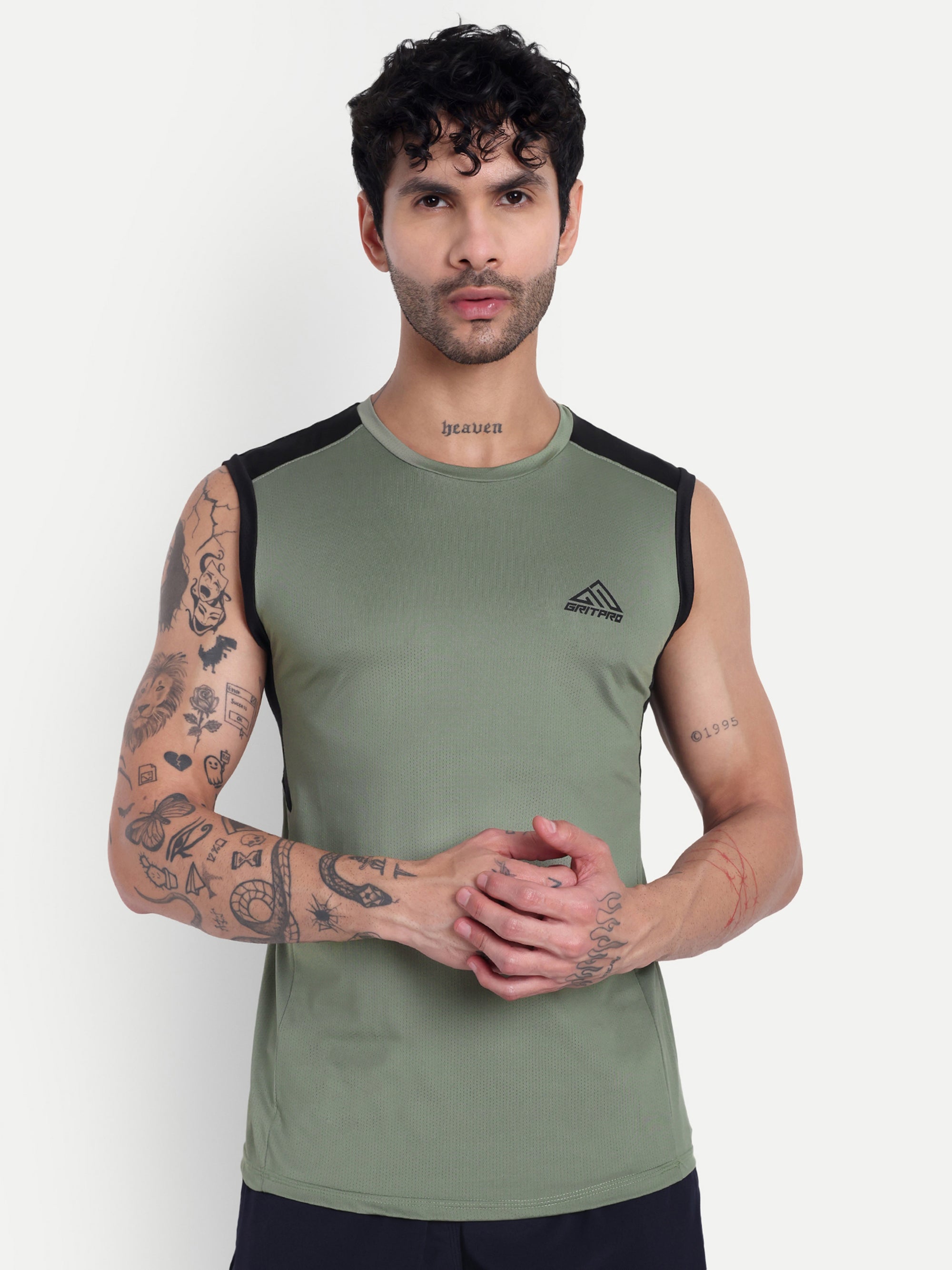 BREEZE SLEEVELESS