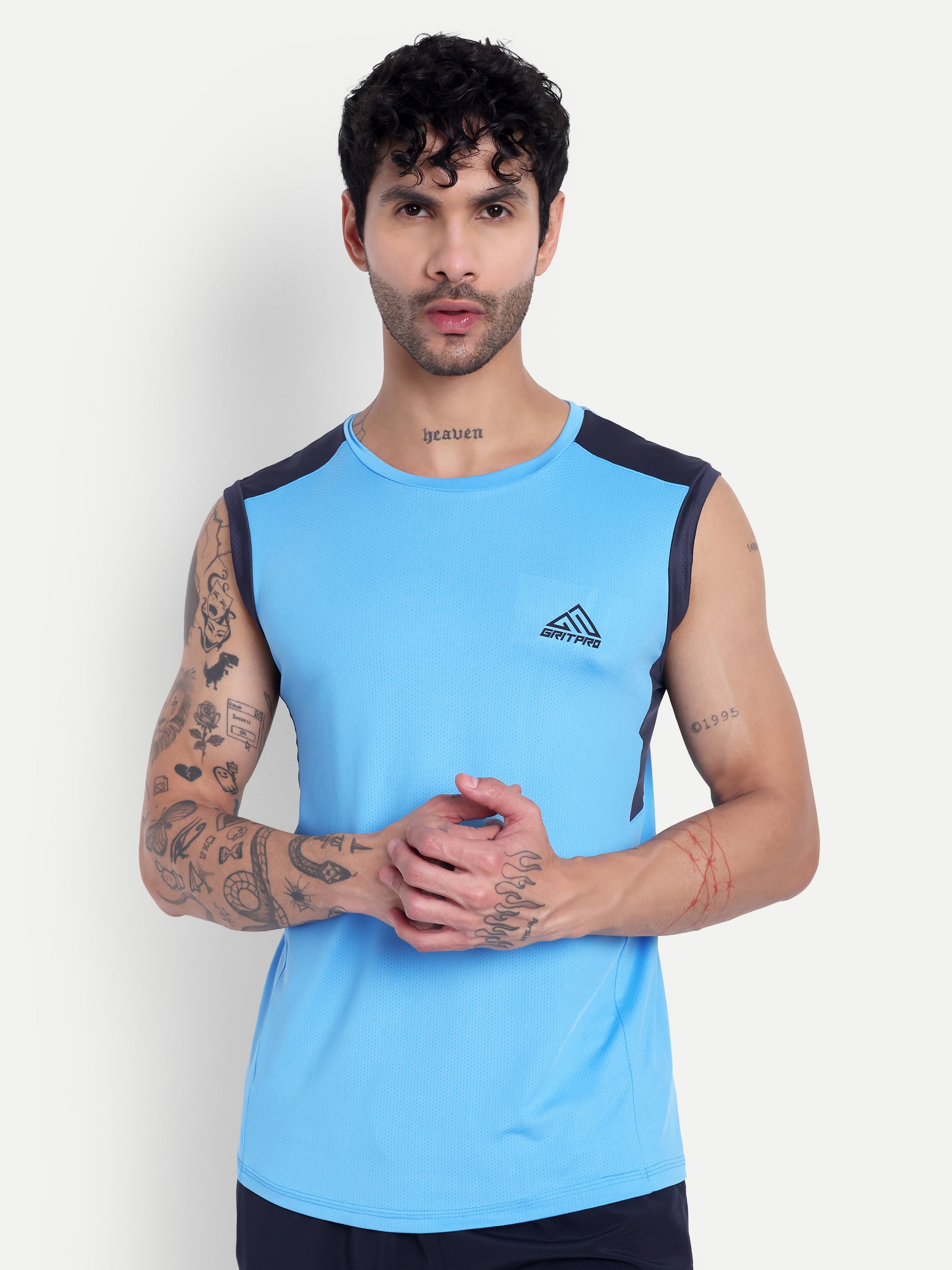 BREEZE SLEEVELESS