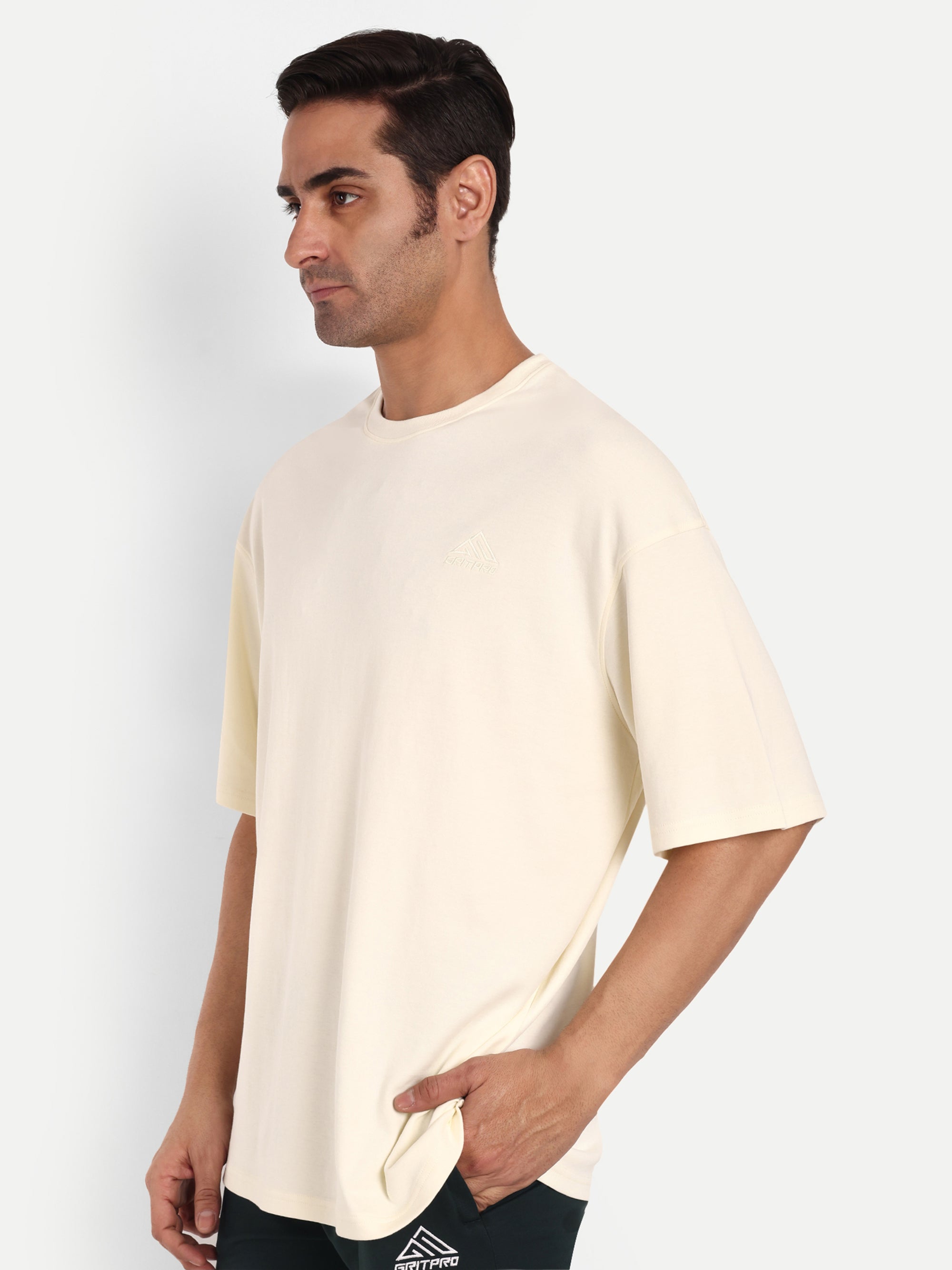 ELEVATE OVERSIZED T-SHIRT