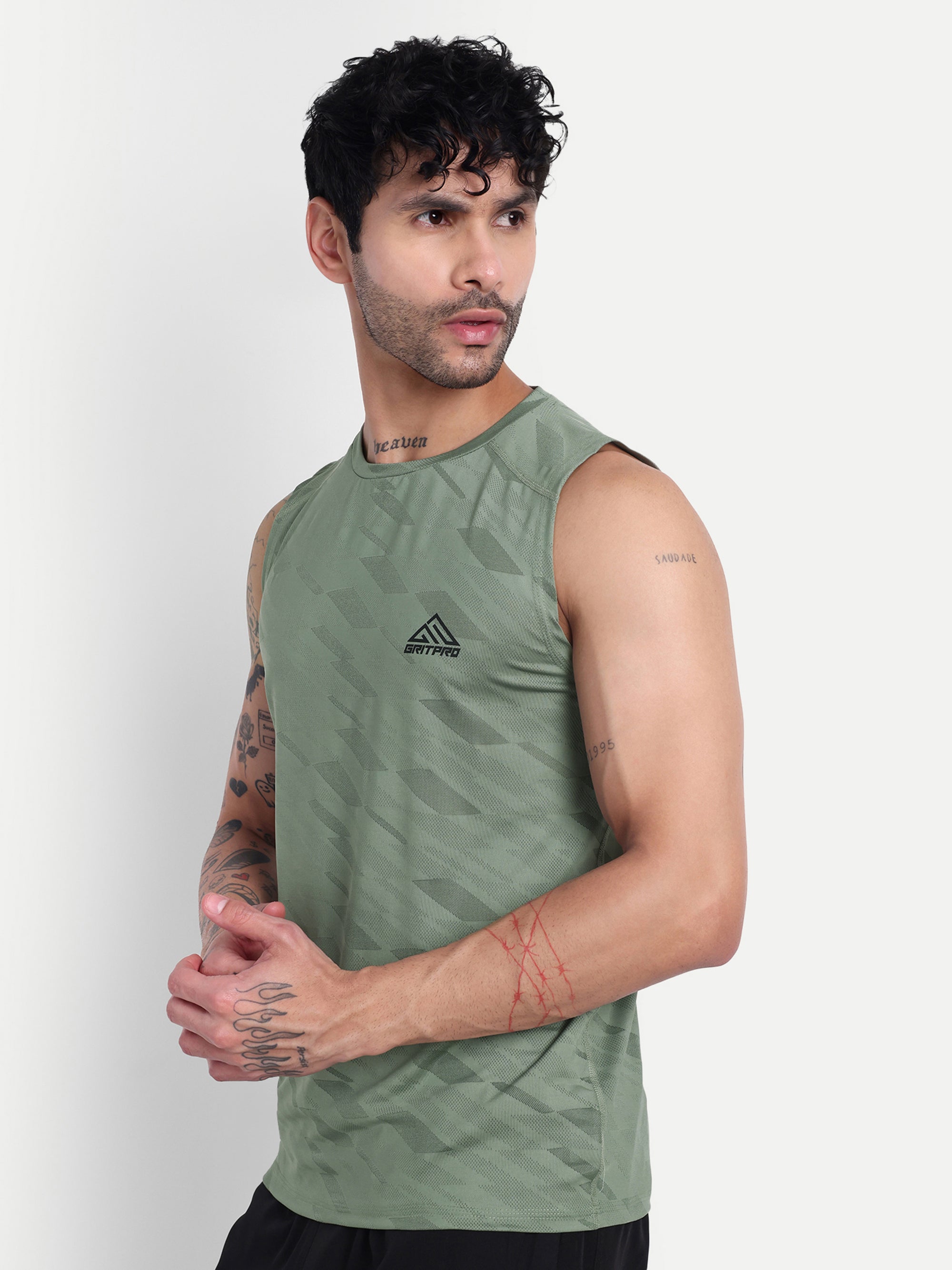 AIRWAVE SLEEVELESS