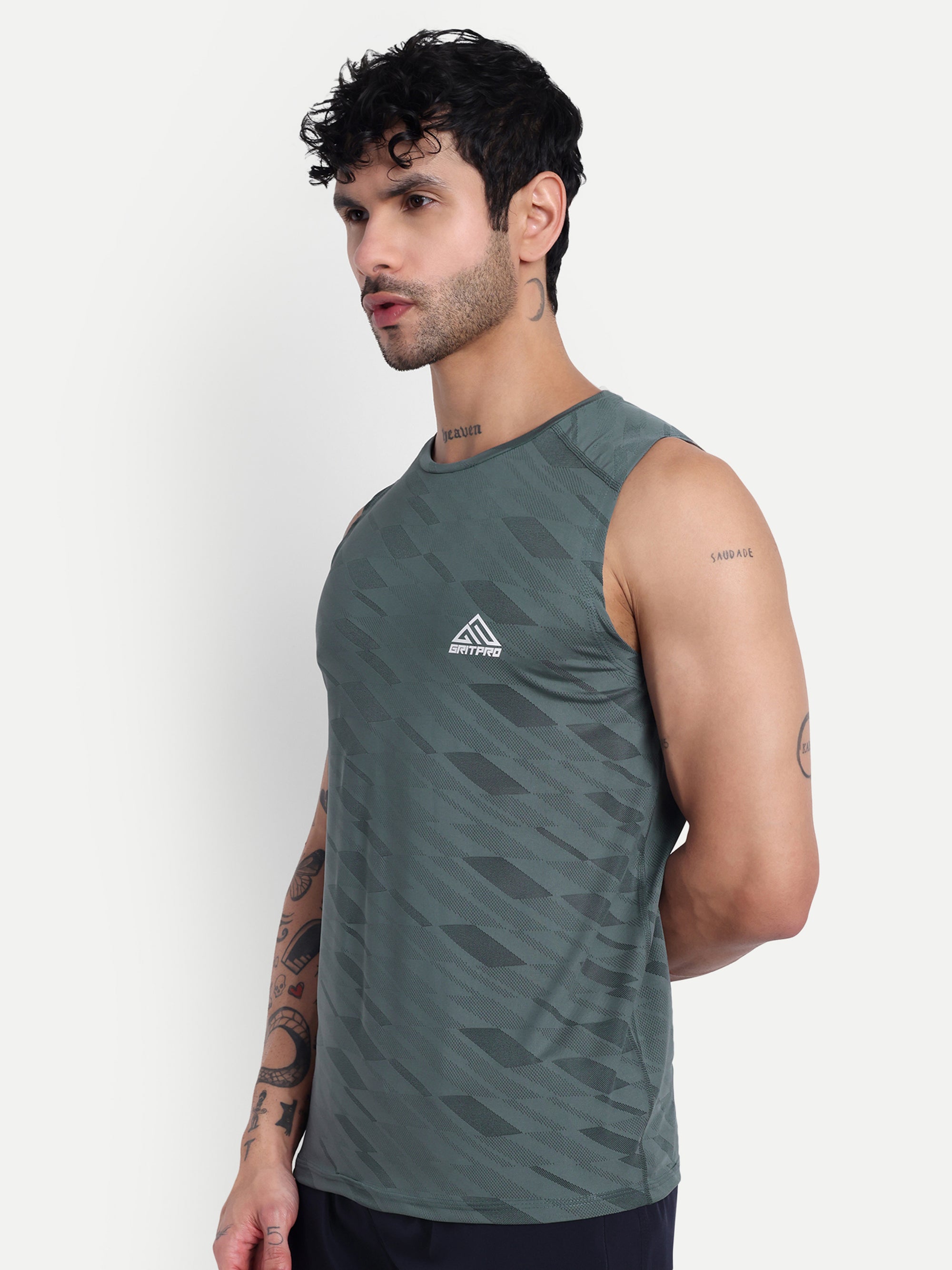 AIRWAVE SLEEVELESS