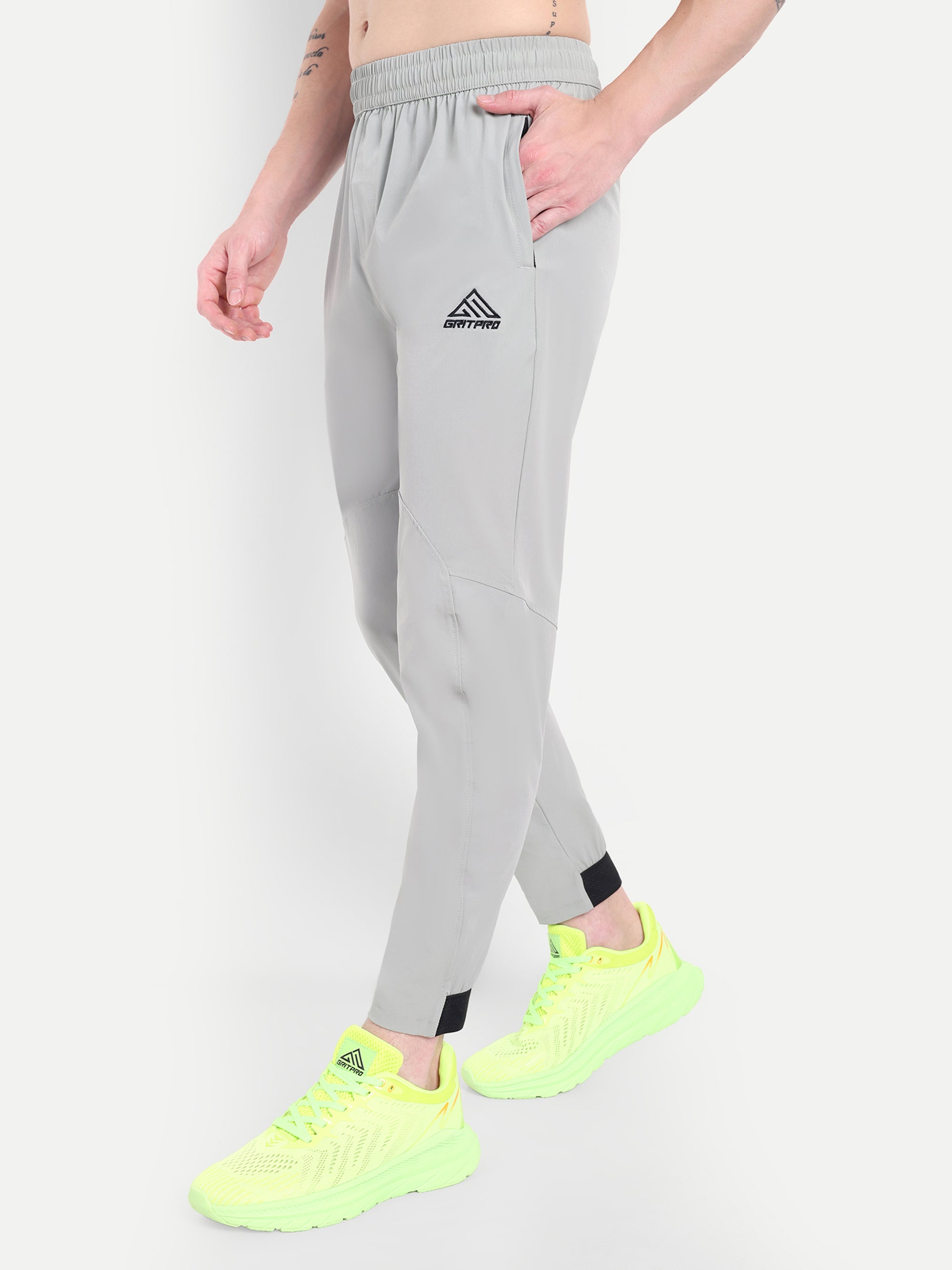 THRIVE MOTION TRACKPANT
