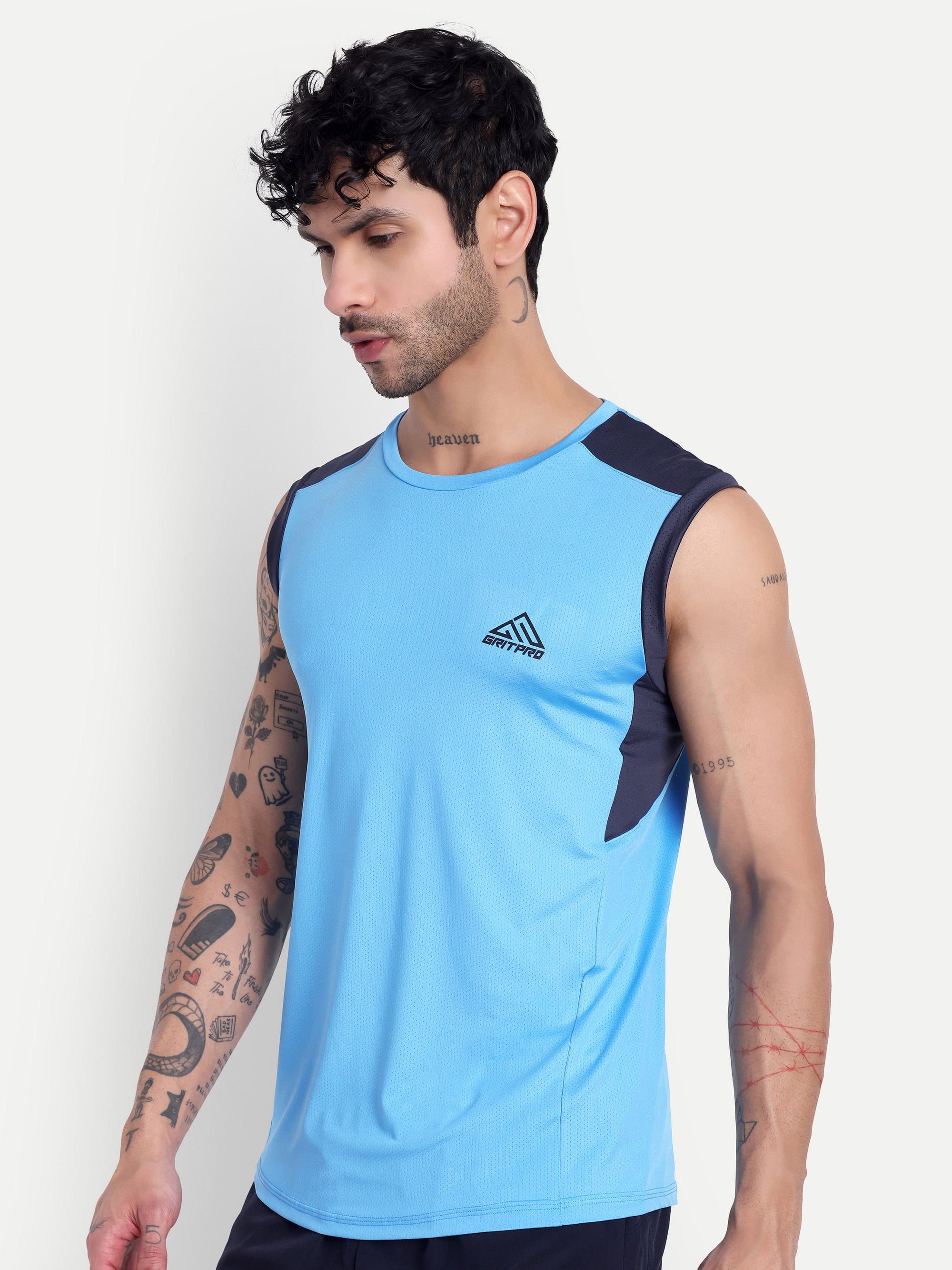 BREEZE SLEEVELESS