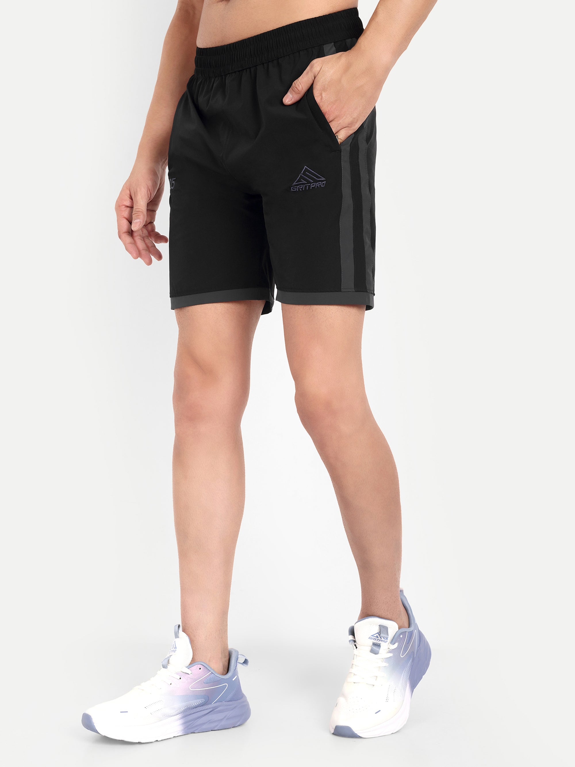 DYNAMIC SHORTS
