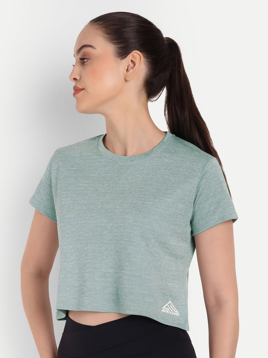 MOMENTUM CROP TOP