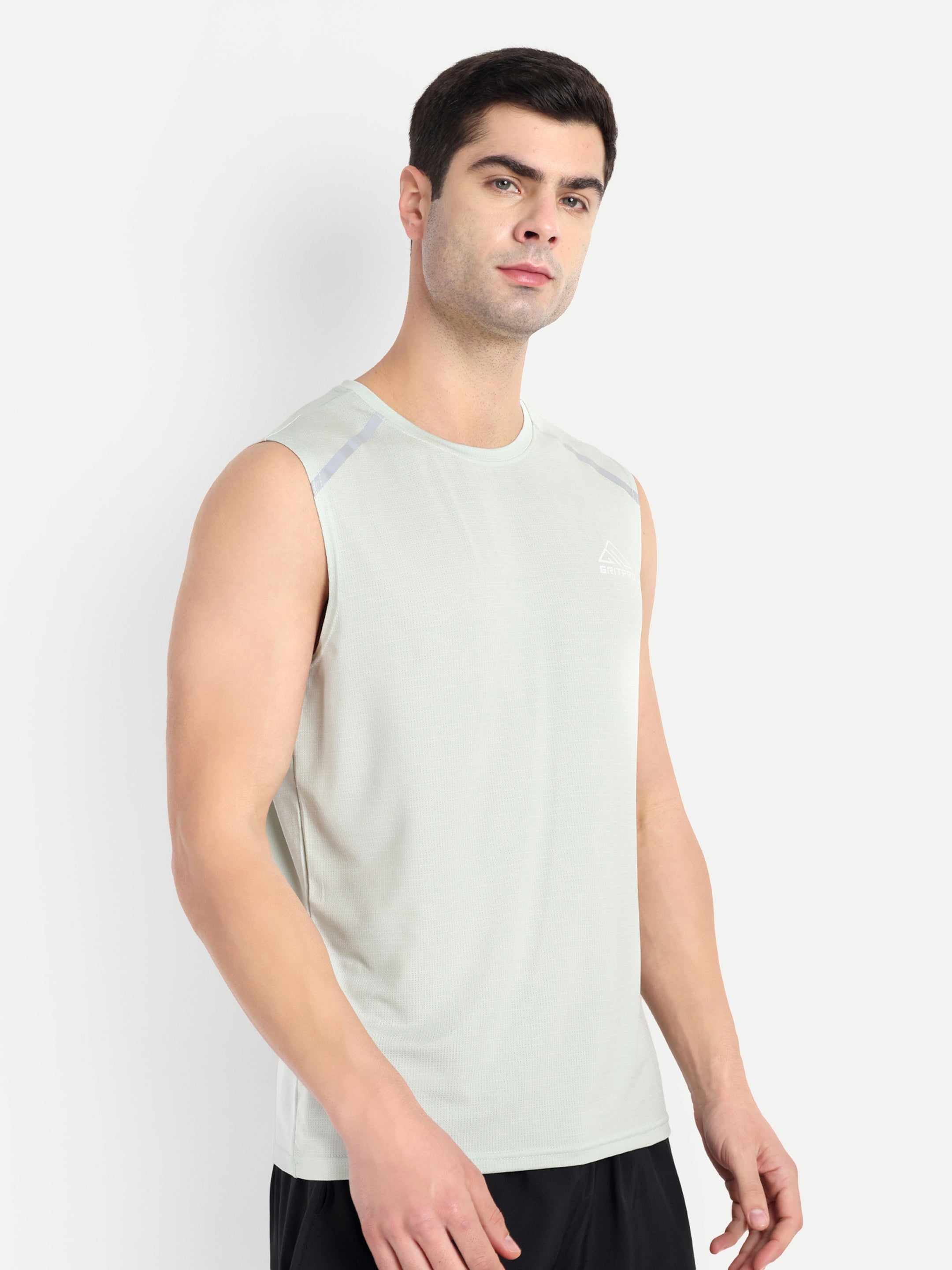 SOLID SLEEVELESS