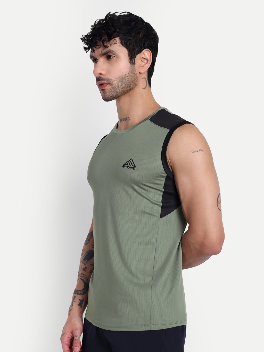 BREEZE SLEEVELESS