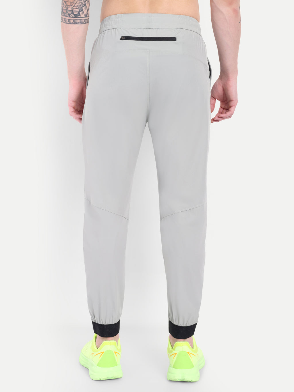 THRIVE MOTION TRACKPANT