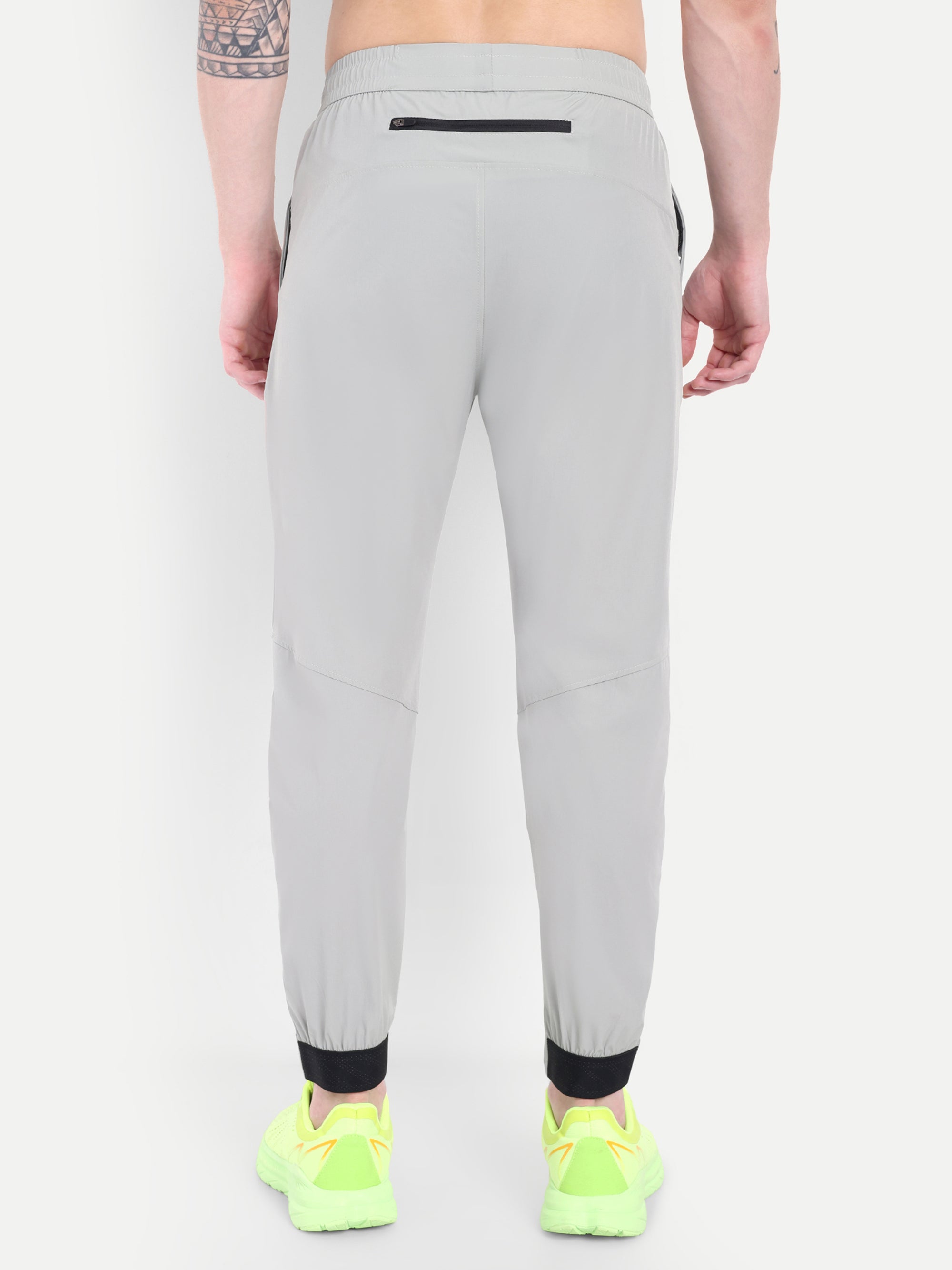THRIVE MOTION TRACKPANT