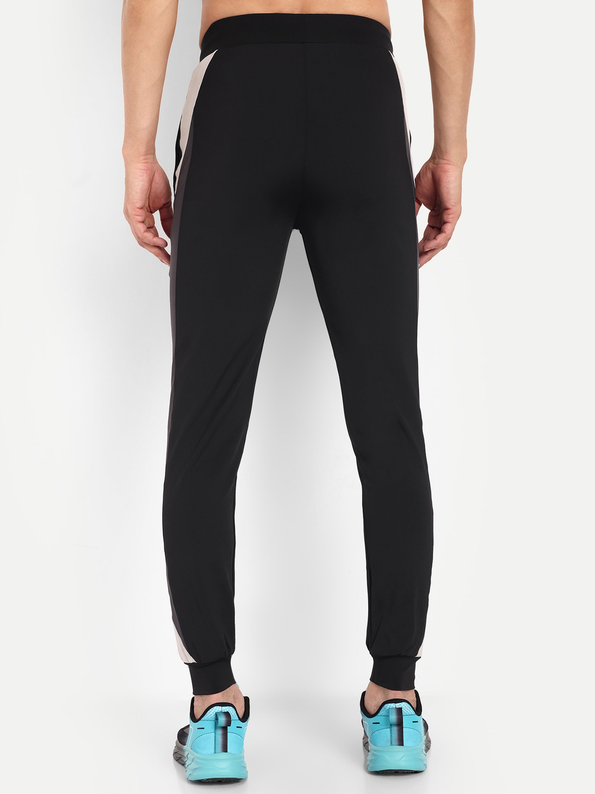 IMPACT TRACKPANT
