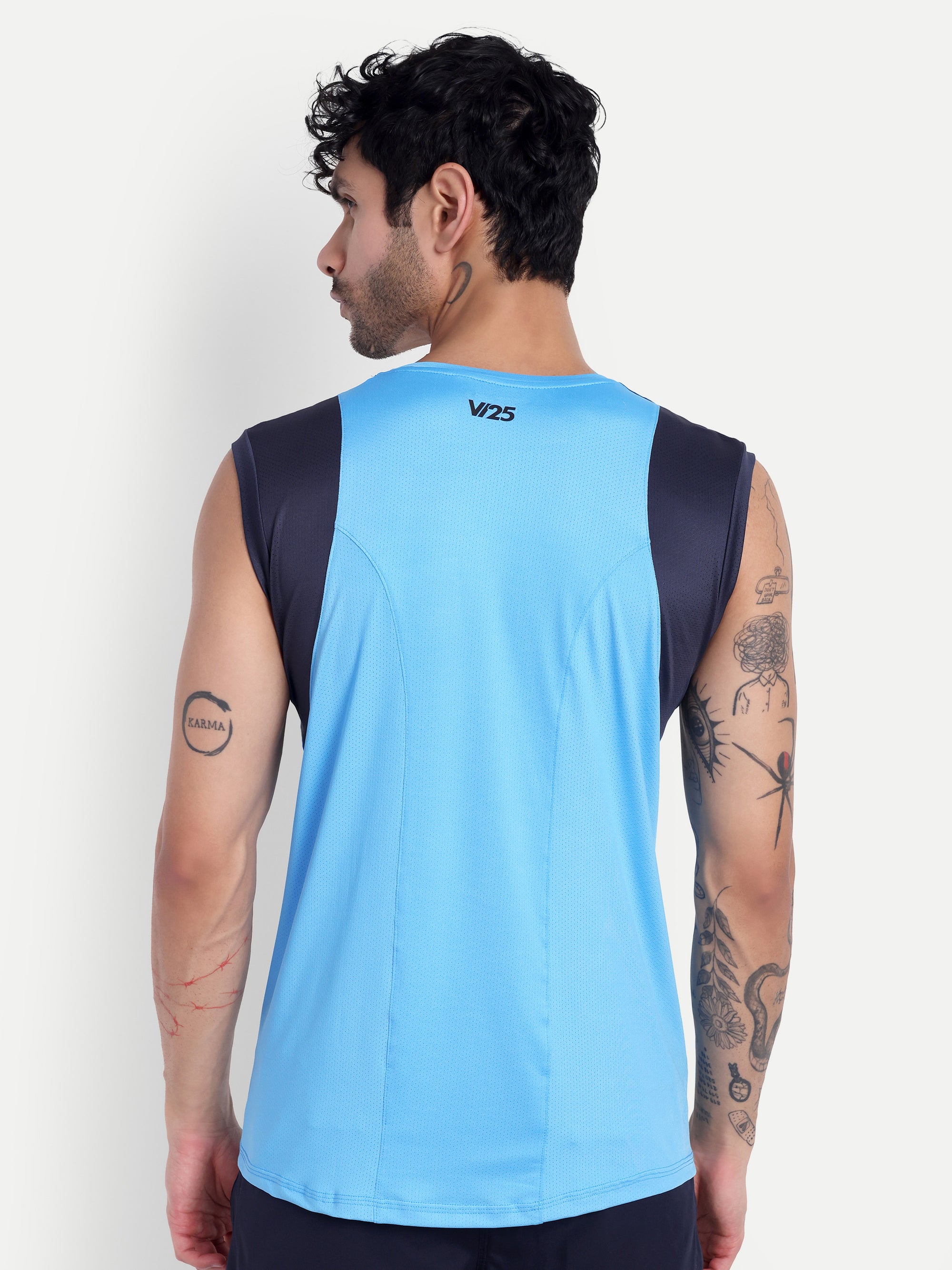 BREEZE SLEEVELESS