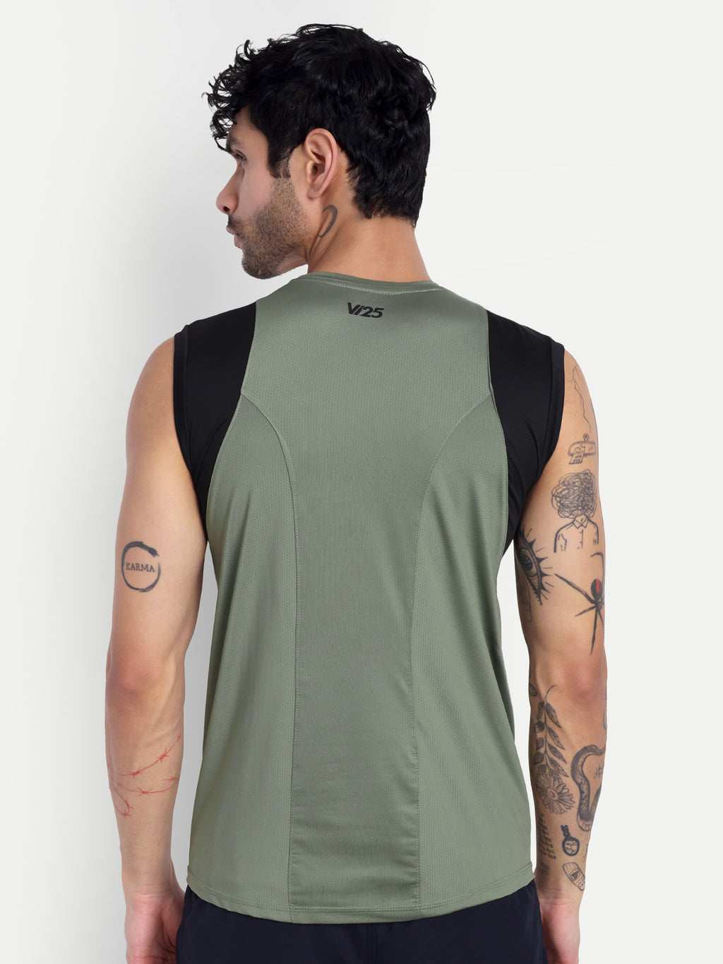 BREEZE SLEEVELESS