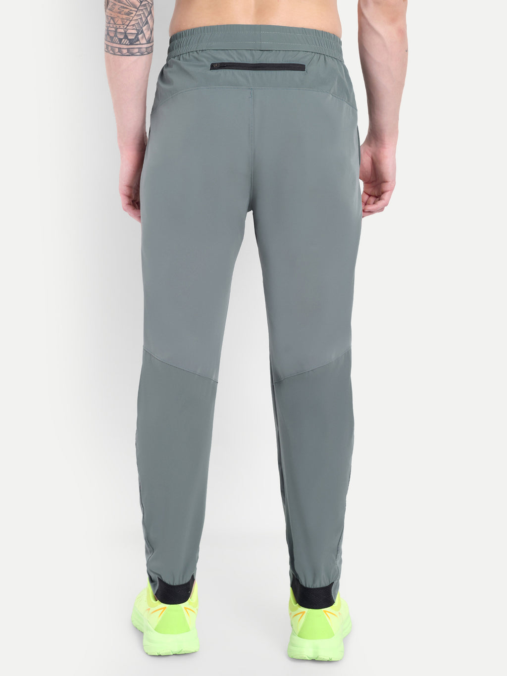 THRIVE MOTION TRACKPANT
