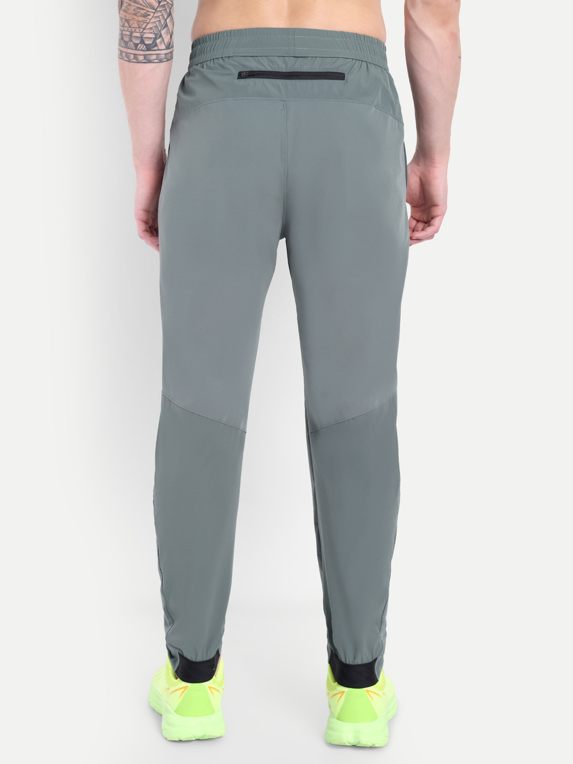 THRIVE MOTION TRACKPANT