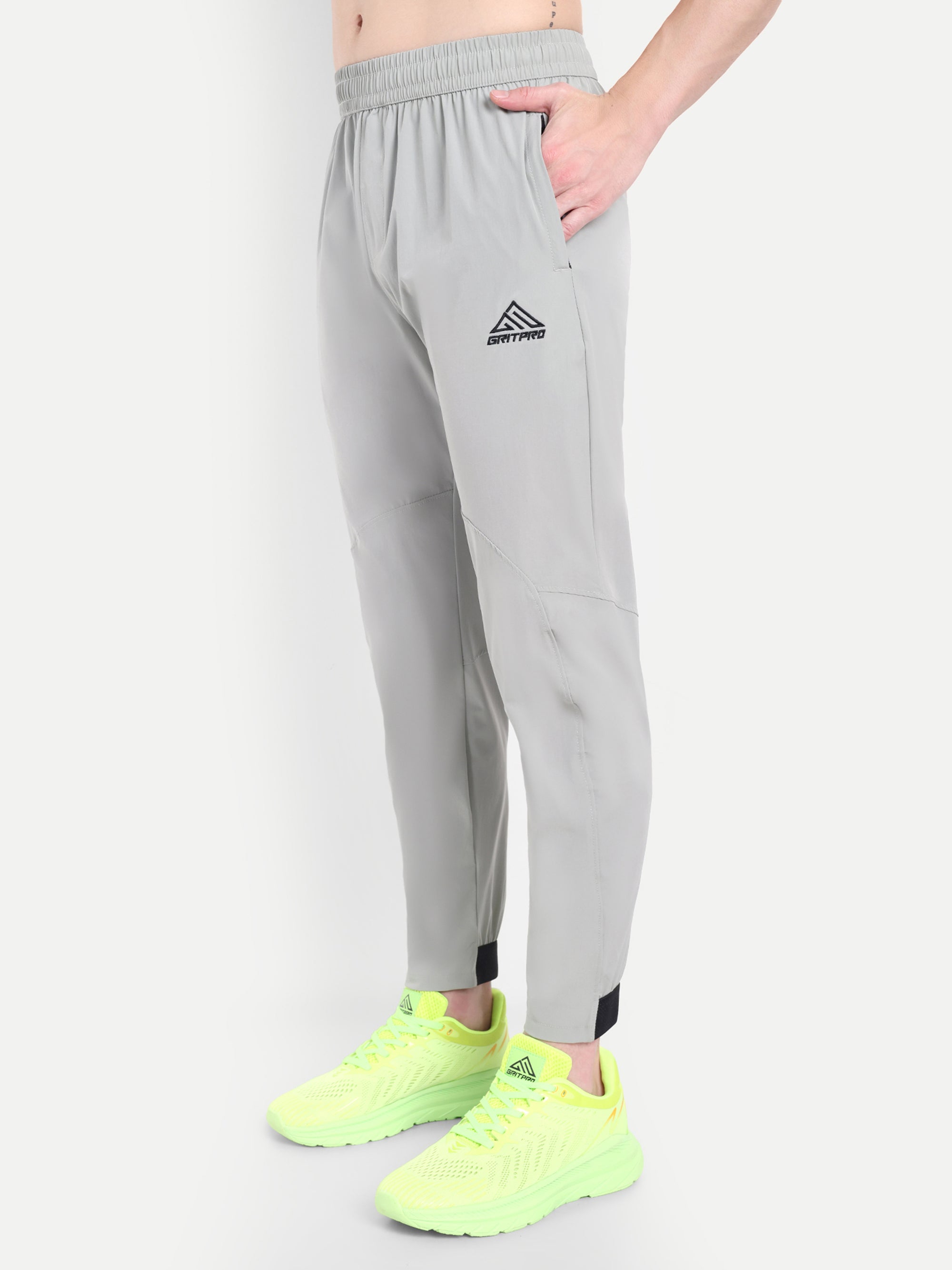 THRIVE MOTION TRACKPANT
