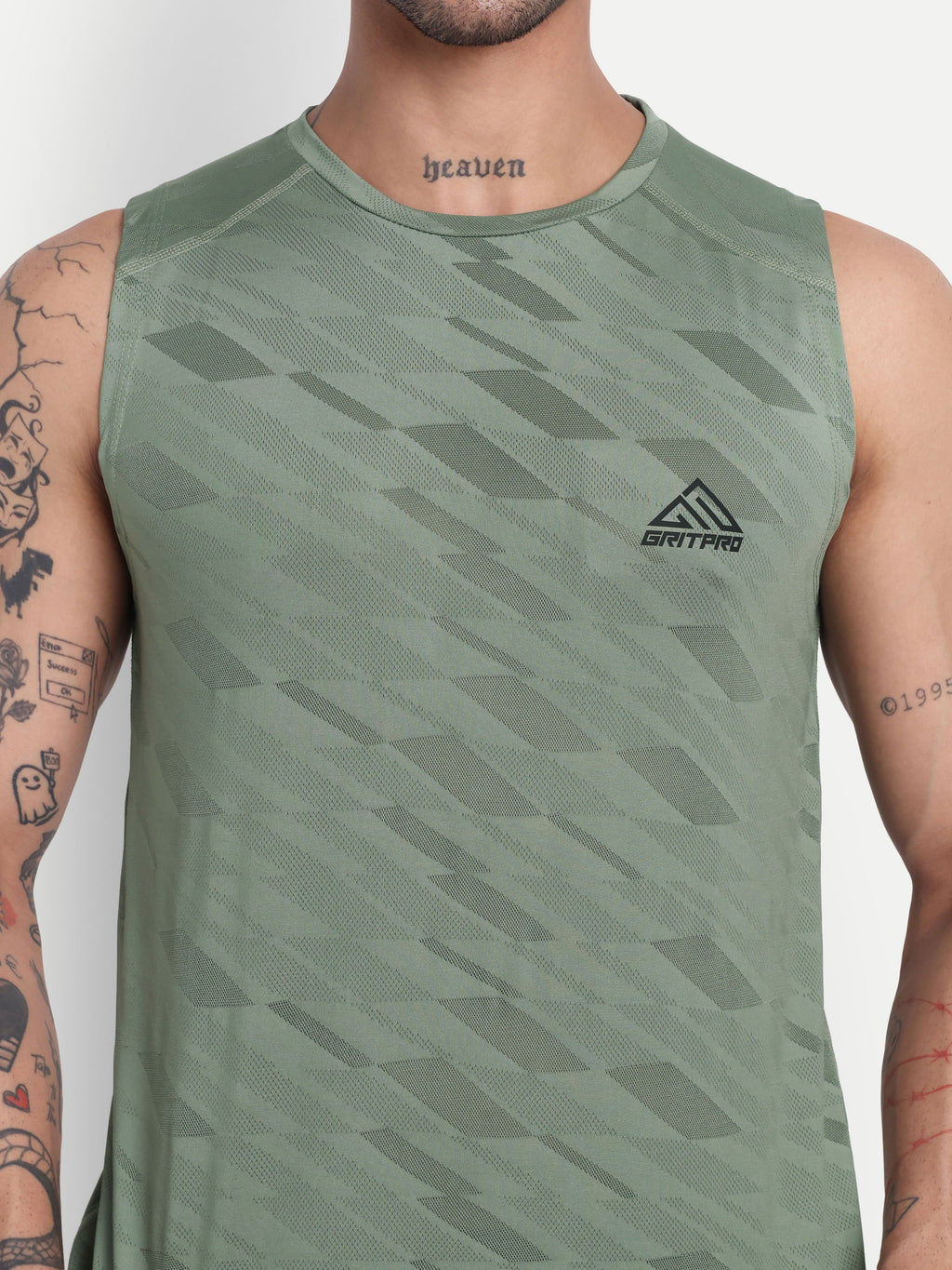 AIRWAVE SLEEVELESS