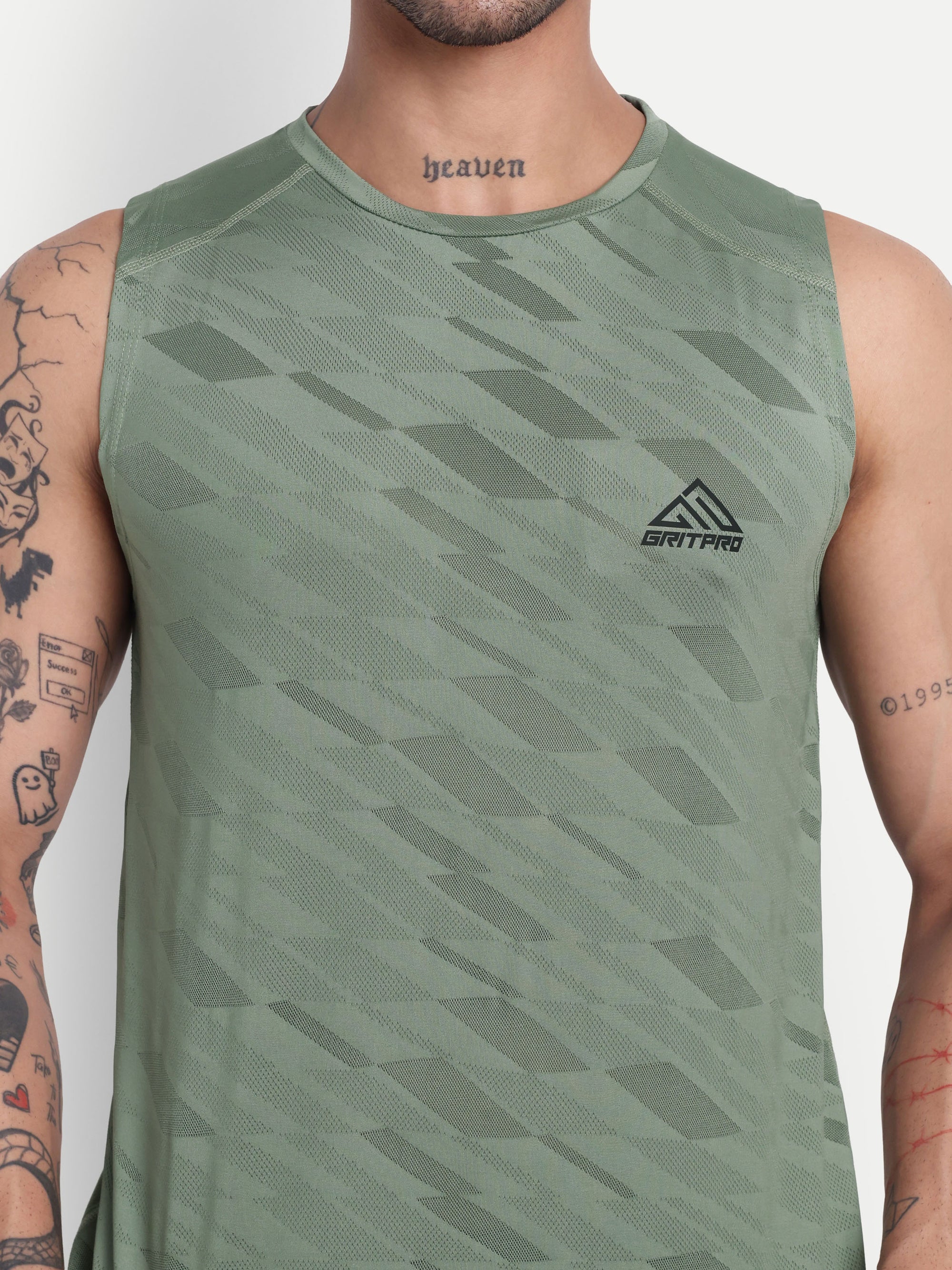 AIRWAVE SLEEVELESS