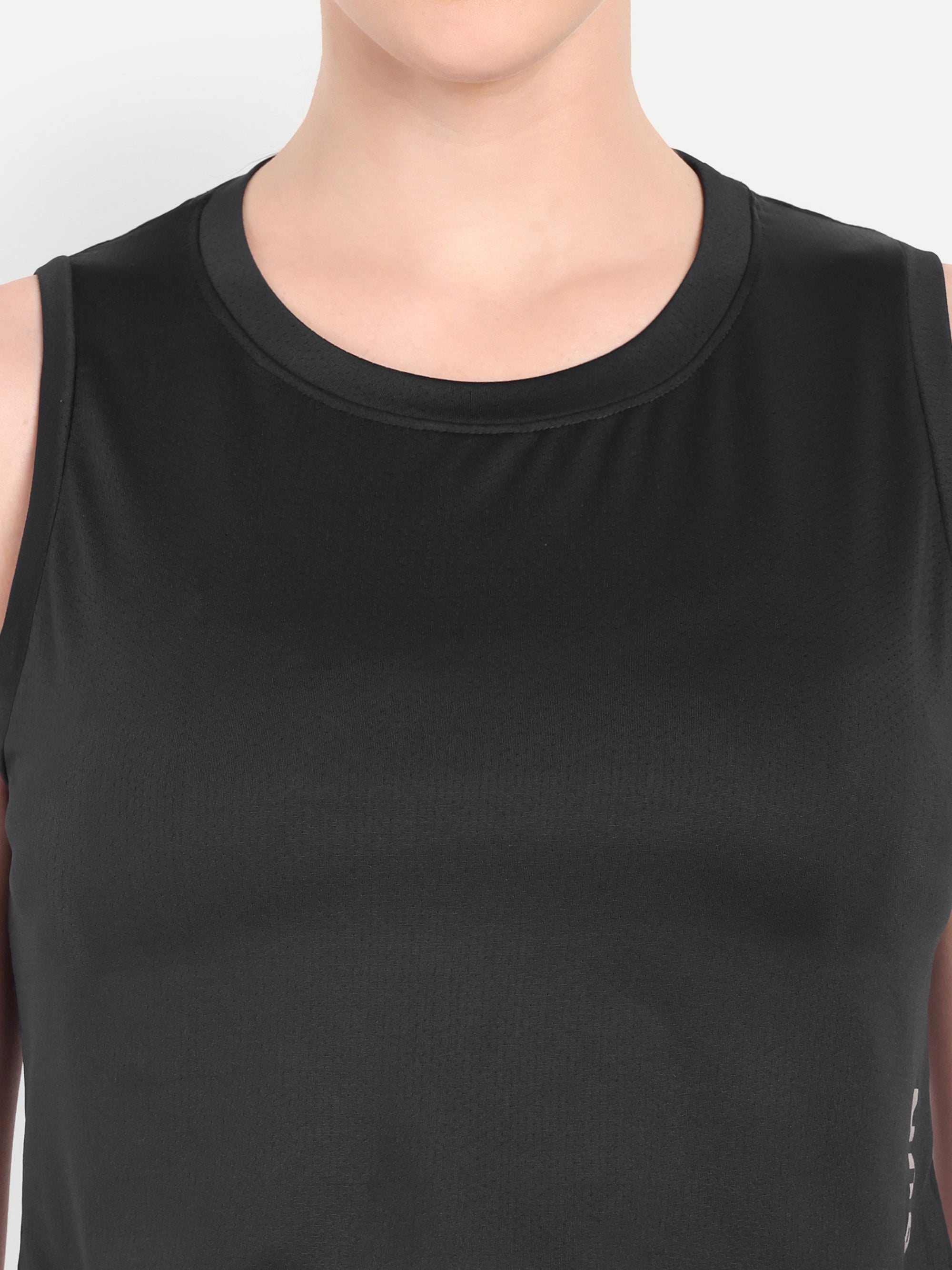 URBAN GRIT SLEEVELESS