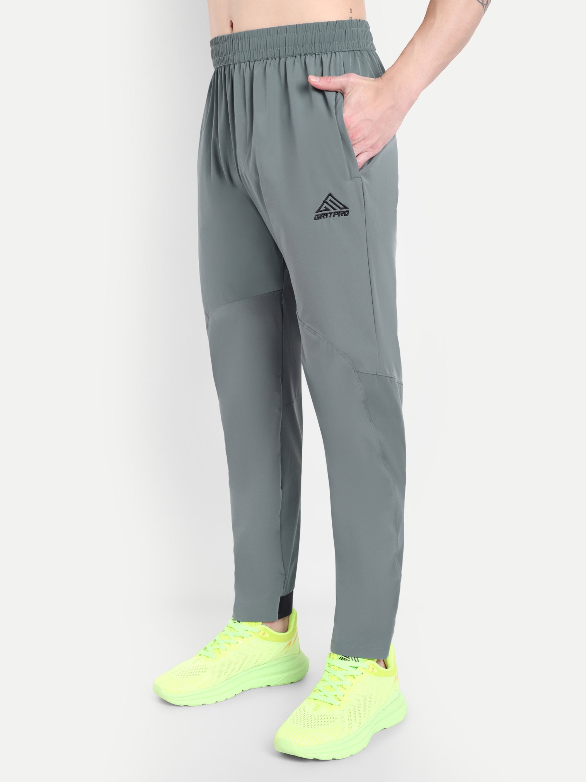 THRIVE MOTION TRACKPANT