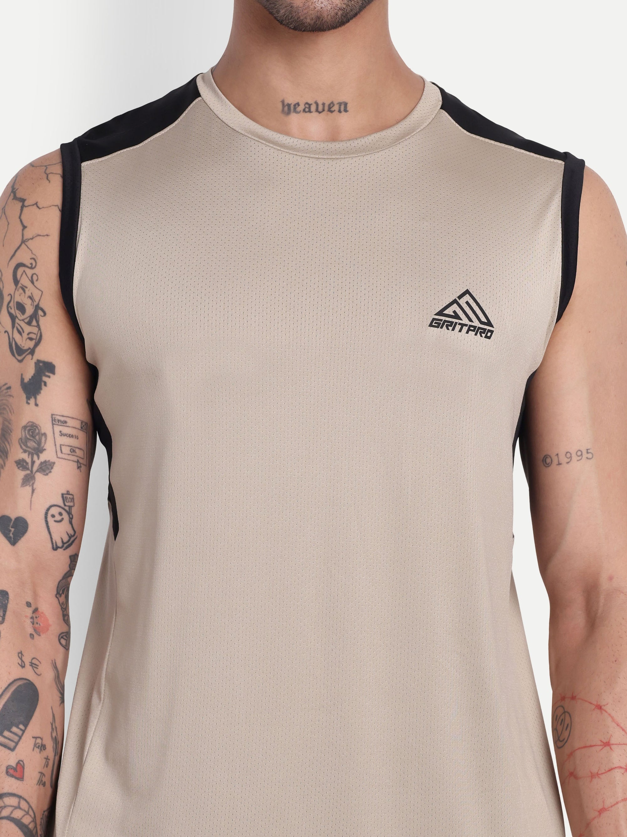 BREEZE SLEEVELESS