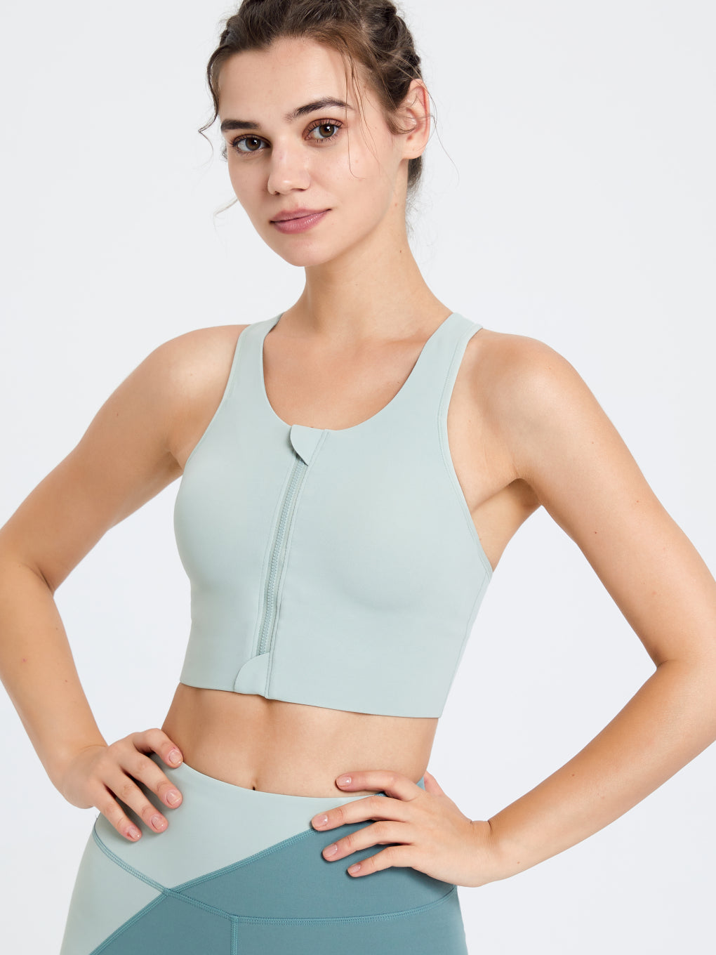 HIGH PERFORMANCE ZIPPED SPORTS BRA