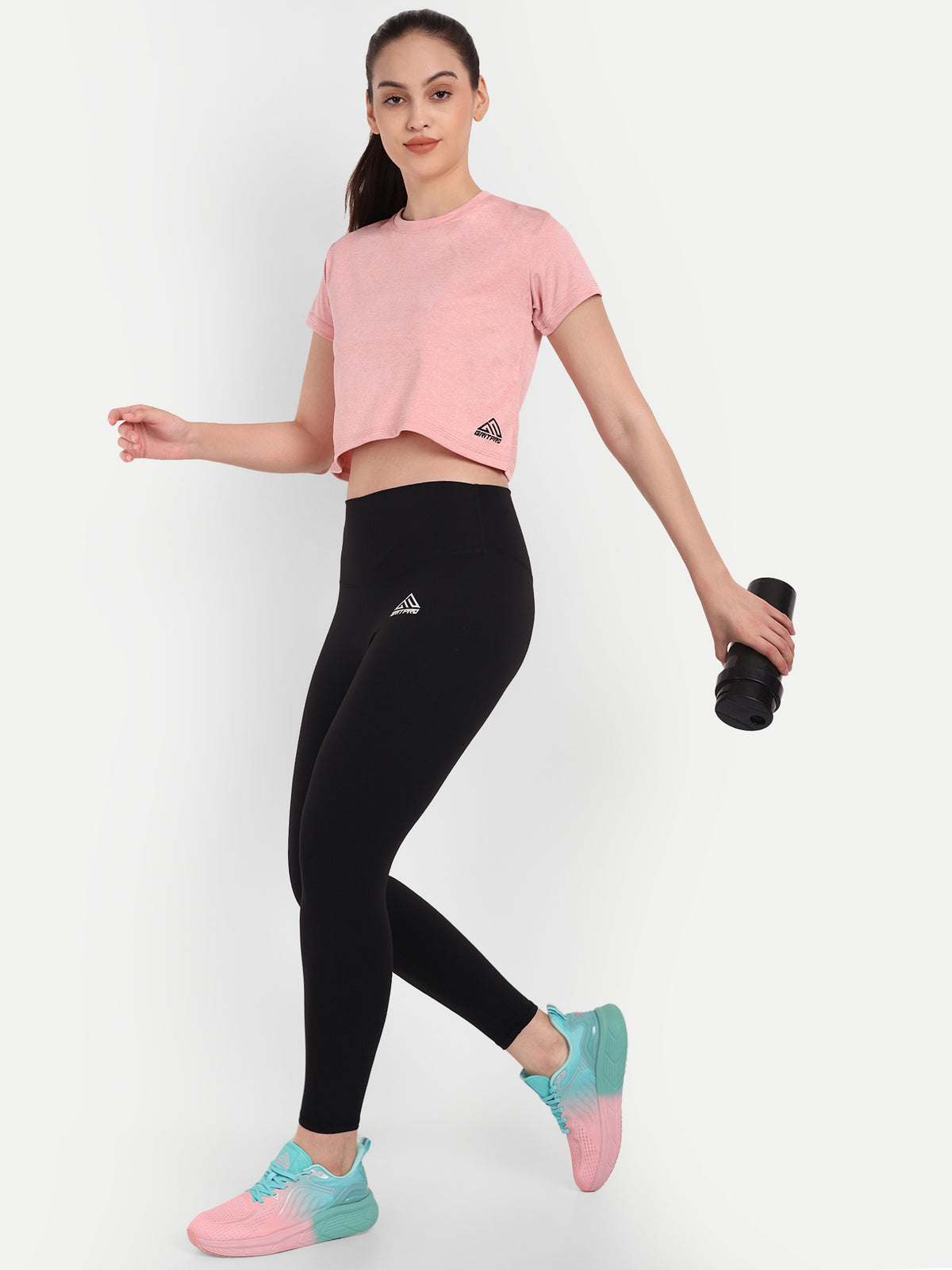 MOMENTUM CROP TOP